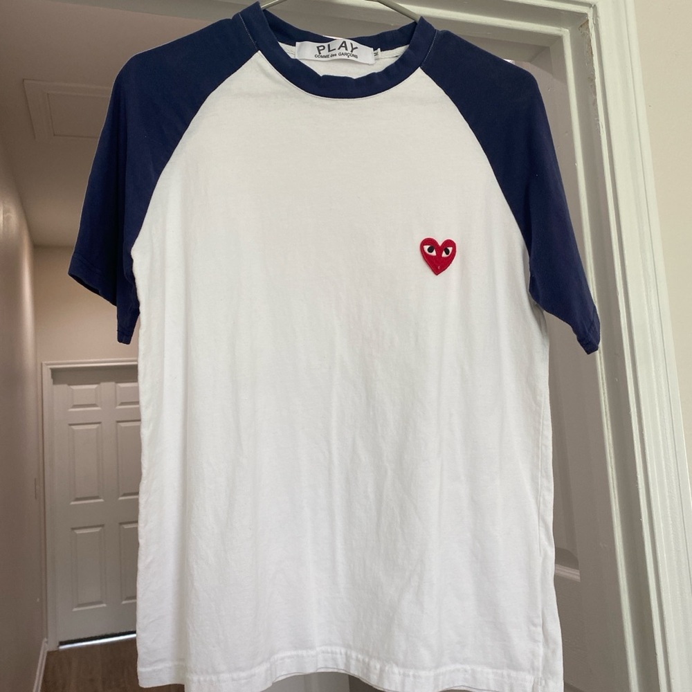Comme des Garcons White and Blue Short Sleeve Tee with Heart Logo